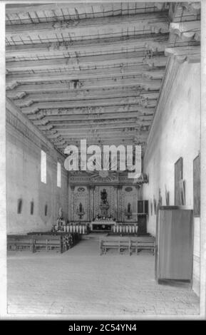 L'intérieur de la Vieille Mission San Miguel fondée en 1797. San Miguel, Californie Banque D'Images