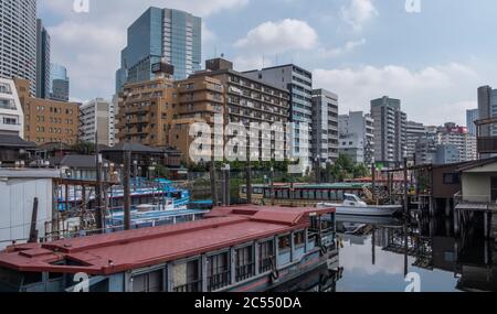 Bâtiment moderne dans le quartier Shinagawa, Tokyo, Japon Banque D'Images