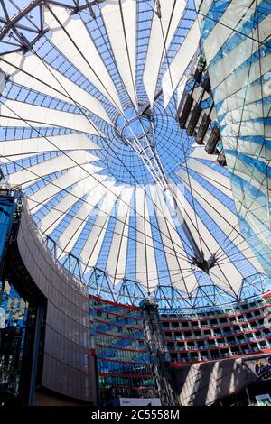 Sony Center, dôme, toiture, construction de verre, Potsdamer Platz, architecture, Berlin, Allemagne Banque D'Images