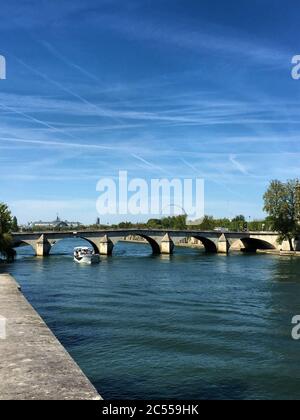 Seine au coeur de Paris Banque D'Images