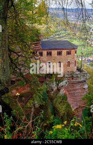 Clause avec chapelle de Johann von Luxembourg près de Kastel-Staadt avec vue sur la vallée de Saar près de Serrig, Rhénanie-Palatinat, Allemagne Banque D'Images