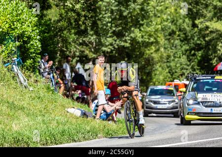 Bosdarros, France - 19 juillet 2019 : le cycliste italien Matteo Trentin de l'équipe Mitchelton-Scott, à l'étape 13, procès à temps individuel, de le to Banque D'Images