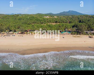 Magnifique plage de Palolem vue aérienne paysage. Goa état en Inde. Banque D'Images