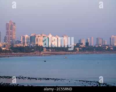 Vue sur Mumbai depuis Marine Drive à Mumbai, Inde. Banque D'Images