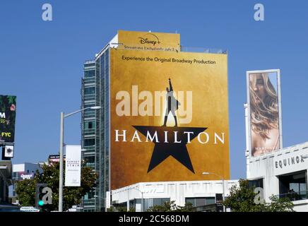 West Hollywood, Californie, États-Unis 30 juin 2020 UNE vue générale de l'atmosphère de Lin-Manuel Miranda 'Hamilton' Billboard pour original Broadway production Streaming exclusif sur Disney plus 3 juillet 2020 sur Sunset Blvd le 30 juin 2020 à West Hollywood, Californie, États-Unis. Photo par Barry King/Alay stock photo Banque D'Images