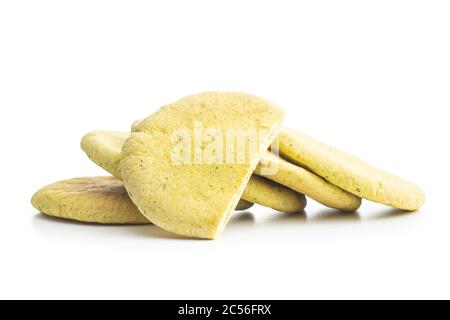 Pain pita indien isolé sur fond blanc. Banque D'Images