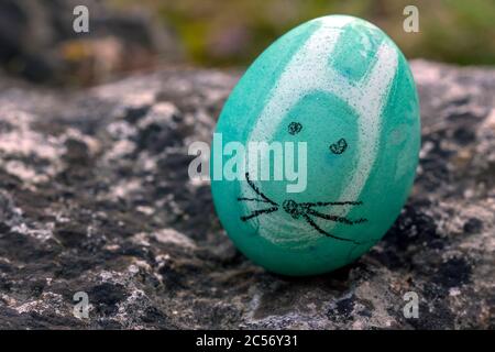 La chasse aux œufs de Pâques la tradition Banque D'Images