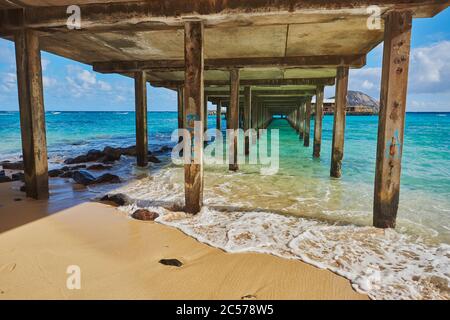 Jetée sur la plage, jetée de recherche Makai, parc de plage Kaupo, îles hawaïennes, Hawaï, État d'Aloha, États-Unis Banque D'Images