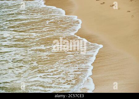 Vagues sur la plage de sable, plage de Makapu?u sur Oahu, côte nord, île hawaïenne d'Oahu, Oahu, Hawaii, État d'Aloha, États-Unis Banque D'Images