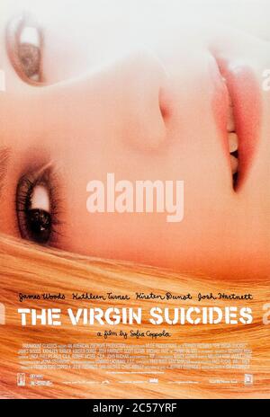 The Virgin suicide (1999), dirigé par Sofia Coppola et avec Kirsten Dunst, Josh Hartnet, James Woods et Kathleen Turner. Adaptation sur grand écran du roman de Jeffrey Eugenides sur la mort des mystérieuses sœurs de Lisbonne et de leurs parents sur la protection. Banque D'Images