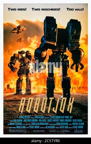Robot JOX (1989) dirigé par Stuart Gordon et avec Gary Graham, Anne-Marie Johnson, Paul Koslo et Michael Alldredge. Après une guerre nucléaire dévastatrice, les conflits futurs sont déterminés dans un combat entre des robots géants pilotés par des jockeys ou jox de robot. Banque D'Images