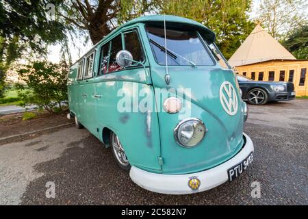 Fourgonnette classique Volkswagen Type 2 à écran divisé Kombi Banque D'Images