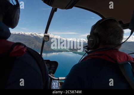 Hélicoptère survolant le parc national de Laguna San Rafael, région d'Aysen, Patagonie, Chili Banque D'Images