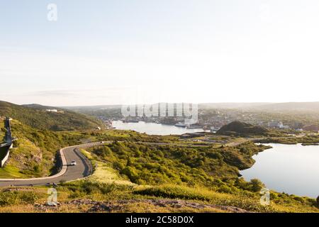 Vue sur le port de St. John's depuis signal Hill. Banque D'Images