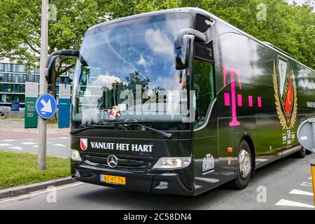 Utrecht, pays-Bas. 1er juillet 2020. UTRECHT, 01-07-2020, Stadion Galgenwaard Eredivisie, football néerlandais, saison 2020/2021, le nouveau joueur du FC Utrecht bus de nieuwe FC Utrecht spelersbus crédit: Pro shots/Alay Live News Banque D'Images