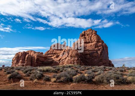 De magnifiques formations rocheuses de grès ont été vues le long de Windows Road, du parc national d'Arches, de Moab, Utah Banque D'Images