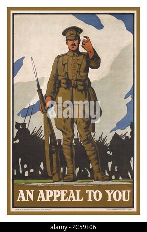 Affiche de recrutement de la première Guerre mondiale vintage montrant un soldat britannique en uniforme avec un fusil et une baïonnette, invitant à attirer de nouvelles recrues pour rejoindre la Grande Guerre. Affiche de recrutement de lithographie publiée par le Comité de recrutement parlementaire et imprimée par Roberts et Leete Limited, Londres, c1915. Première Guerre mondiale première Guerre mondiale Banque D'Images