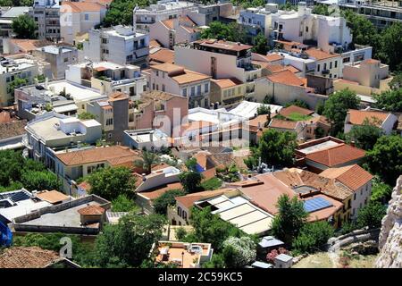 Grèce, Athènes, juin 18 2020 - vue sur les toits dans le quartier traditionnel de Plaka. Banque D'Images