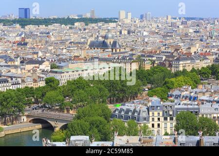 France, Paris, vue de la cathédrale notre-Dame de Paris sur l'Ile Saint-Louis, la Seine, le pont Louis Philippe et l'église Saint-Paul Saint-Louis Banque D'Images