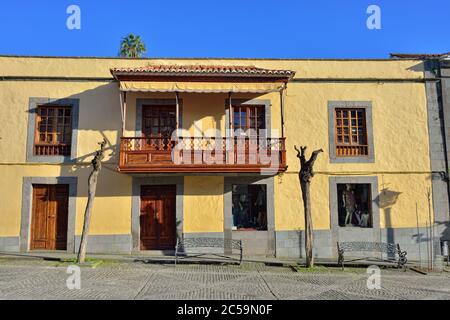 TEROR, ESPAGNE - 23 FÉVRIER 2014: Rue Calle Real à Teror. Cette ville a appelé la quintessence de l'emplacement des îles Canaries, pour des raisons d'architecture, Banque D'Images