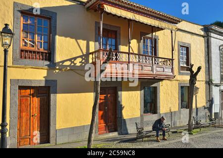 TEROR, ESPAGNE - 23 FÉVRIER 2014: Rue Calle Real à Teror. Cette ville a appelé la quintessence de l'emplacement des îles Canaries, pour des raisons d'architecture, Banque D'Images