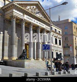 MADRID - 3 2014 MARS : le Palacio de las Cortes ou Palais du Parlement est un bâtiment où se rencontrent le Congrès espagnol des députés. Est l'un des plus Banque D'Images