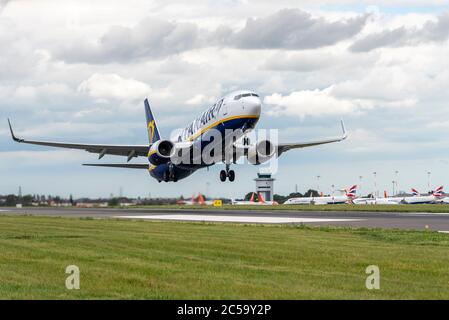 Premier vol passager au départ de l'aéroport Southend de Londres, Essex, Royaume-Uni, après le verrouillage du coronavirus COVID-19. Service Ryanair à Malaga, Espagne Banque D'Images