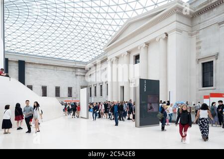 LONDRES, Royaume-Uni - JUILLET 31,2019 : la Grande Cour au British Museum de Londres Banque D'Images