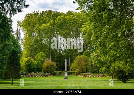 Versailles, France - 27 août 2019 : vue magnifique sur le jardin du Roi en arrière-plan dans les Jardins de Versailles. Banque D'Images