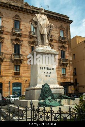 Monument à Giuseppe Garibaldi, général italien, patriote, et républicain, Trapani, Sicile, Italie Banque D'Images