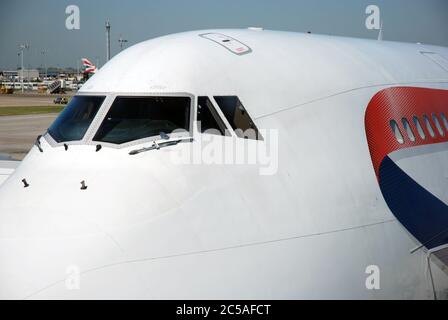 Phoenix, Arizona, États-Unis - août 2014 : gros plan de l'avant et du poste de pilotage d'un Boeing 747 de British Airways Banque D'Images