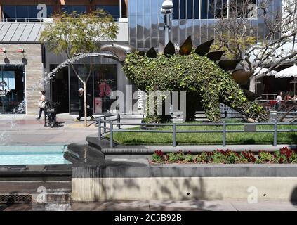 Santa Monica, CA/USA - 11 avril 2019 : la célèbre promenade de la troisième rue à Santa Monica, lors d'une belle journée d'été Banque D'Images