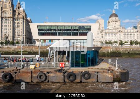 Le terminal Mersey Ferries de Liverpool Pier Head Banque D'Images