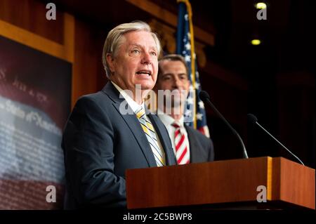 Washington, États-Unis. 1er juillet 2020. Le sénateur américain Lindsey Graham (R-SC) parle lors d'une conférence de presse contre le fait que le District de Columbia devienne un État. Crédit : SOPA Images Limited/Alamy Live News Banque D'Images