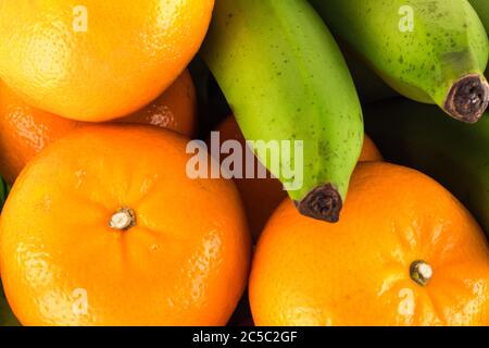 Fruits frais.fruits assortis colorés ( banane et orange ) sur fond fruits santé nourriture Banque D'Images