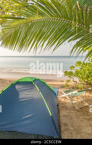 Camping sur l'île de Koh Mak, Thaïlande. Banque D'Images