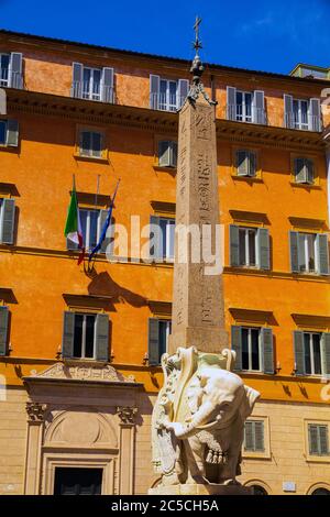 Obélisque sur la Piazza della Minerva à Rome, Italie Banque D'Images