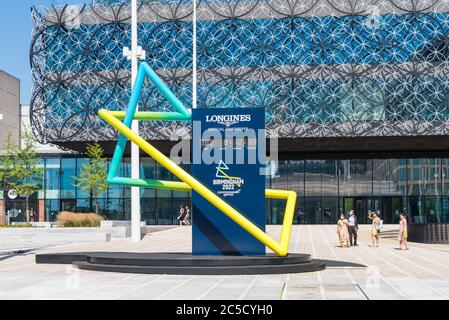 Horloge comptant jusqu'aux Jeux du Commonwealth de Birmingham 2022 devant la Bibliothèque de Birmingham, place du Centenaire, dans le centre-ville de Birmingham, Royaume-Uni Banque D'Images