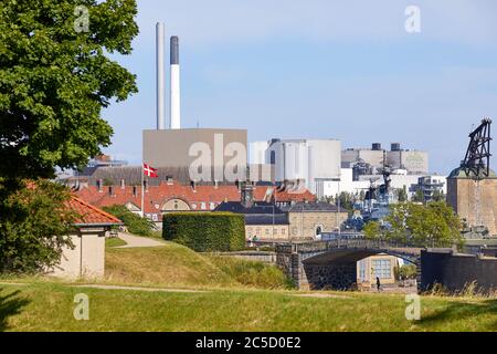 Vue partielle sur les remparts de la Citadelle (Kastellet), du pont Gefion (Gefionbroen) et de Holmen, Copenhague, Danemark Banque D'Images