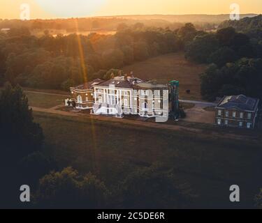 Vue aérienne Waverley Abbey House, manoir géorgien de grade II situé près de Farnham Banque D'Images