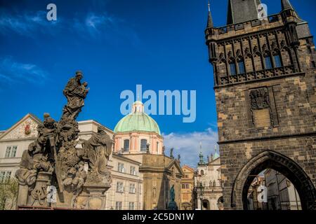 Entrée du pont Charles à Prague, république tchèque. Banque D'Images