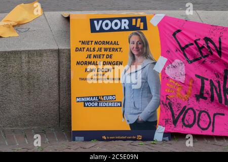 Affiche à la démonstration pour UN salaire de 14 euros à Amsterdam, pays-Bas 1-7-2020 Banque D'Images