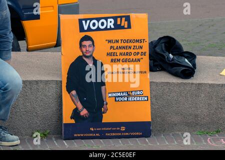 Affiche à la démonstration pour UN salaire de 14 euros à Amsterdam, pays-Bas 1-7-2020 Banque D'Images