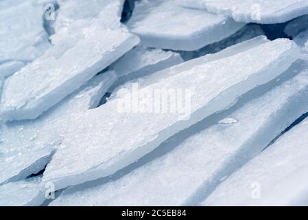 Bleu glacier sur la rivière, arrière-plan Banque D'Images