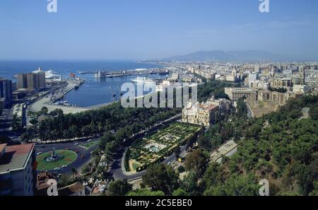 MALAGA DESDE EL MIRADOR DE GIBSALFARO. Emplacement : EXTÉRIEUR. Malaga. ESPAGNE. Banque D'Images