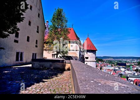 Visite du château médiéval de Hellenstein une Journée estivale ensoleillée, Heidenheim, Alb souabe, Allemagne, Europe Banque D'Images