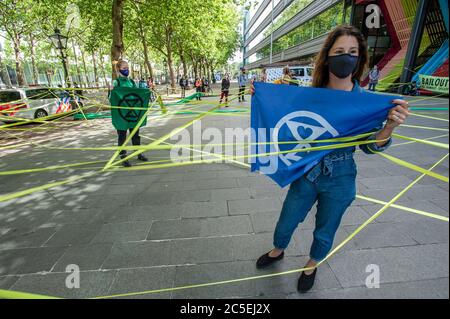 Le Ministère des finances, Koret Voorhout, la Haye, pays-Bas. Rébellion de l'extinction : nous devons créer un avenir juste et durable. Une manifestation pacifique cet après-midi devant les portes principales du Ministère des finances. Crédit : Charles M Vella/Alay Live News Banque D'Images