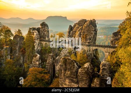 La région de Bastei en saxe suisse avec Basteibridge Banque D'Images