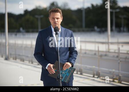 Varsovie, Mazovie, Pologne. 2 juillet 2020. RAFAL TRZASKOWSKI Vsies UN nouveau réservoir de rétention au traitement des eaux usées de Czajka Plant.in photo: RAFAL TRZASKOWSKI crédit: Hubert Mathis/ZUMA Wire/Alay Live News Banque D'Images