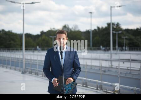 Varsovie, Mazovie, Pologne. 2 juillet 2020. RAFAL TRZASKOWSKI Vsies UN nouveau réservoir de rétention au traitement des eaux usées de Czajka Plant.in photo: RAFAL TRZASKOWSKI crédit: Hubert Mathis/ZUMA Wire/Alay Live News Banque D'Images